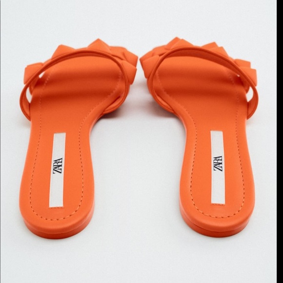 NWT ZARA Flat Rubberized Studded Sandals - Picture 2 of 5